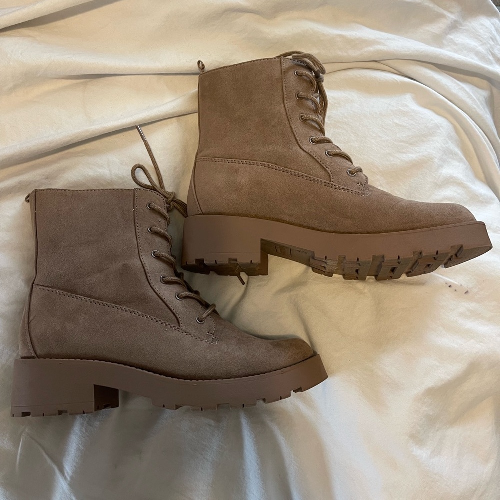 Brown old navy boots